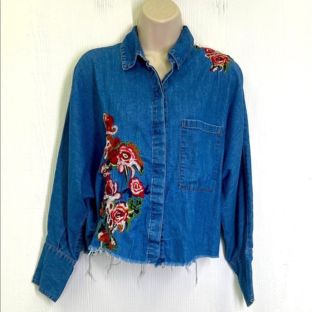 Zara - Embroidered Flowers Button Down Cropped Denim Frayed Shirt Size XS